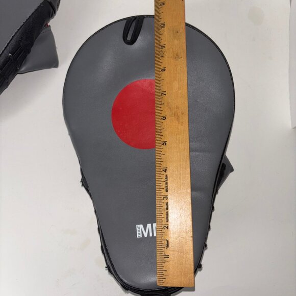 Everlast Boxing Advanced EverCool Mantis Punch Mitts One Size MMA Trainer Pads - Picture 6 of 8